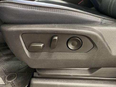 Used 2023 Chevrolet Silverado 1500 High Country w/ Technology Package image 14