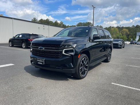 Used 2021 Chevrolet Suburban RST w/ Luxury Package image 2