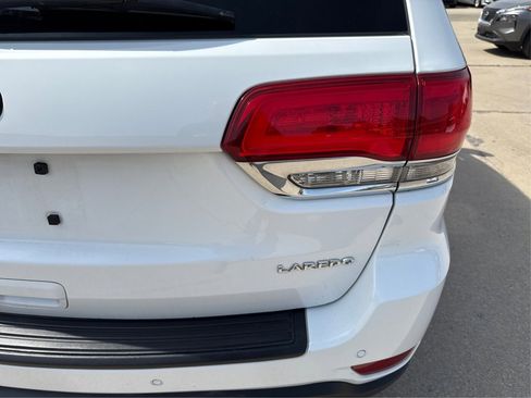 Used 2018 Jeep Grand Cherokee Laredo image 24