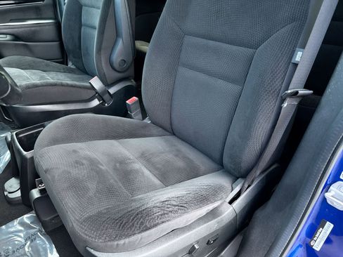 Used 2019 Dodge Grand Caravan SE FWD image 17