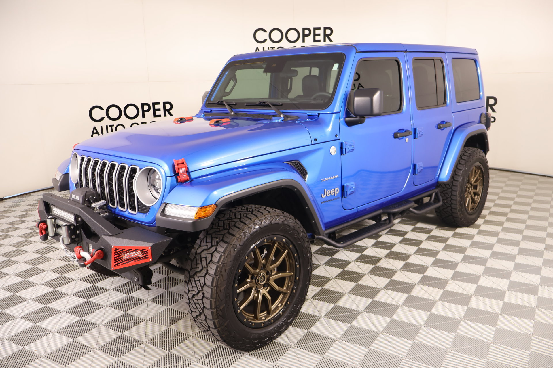 Used 2024 Jeep Wrangler Unlimited Sahara AWD/4WD image 10