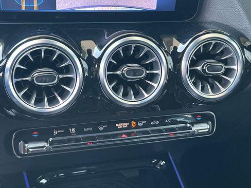 New 2025 Mercedes-Benz GLA 250 image 17