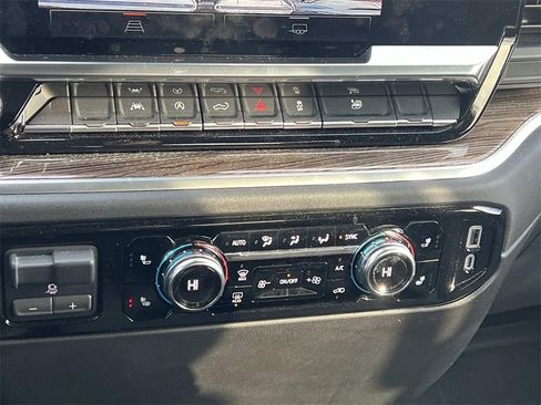 Used 2025 GMC Sierra 1500 Elevation image 21