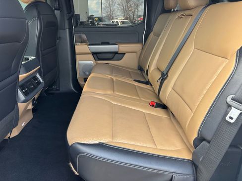 Used 2025 Ford F250 Lariat w/ Chrome Package image 19