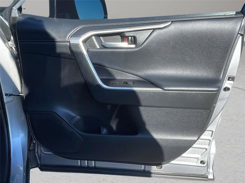 Used 2023 Toyota RAV4 Limited image 11