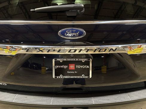Used 2021 Ford Expedition Limited image 28