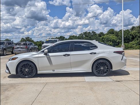Used 2021 Toyota Camry XSE AWD/4WD image 9