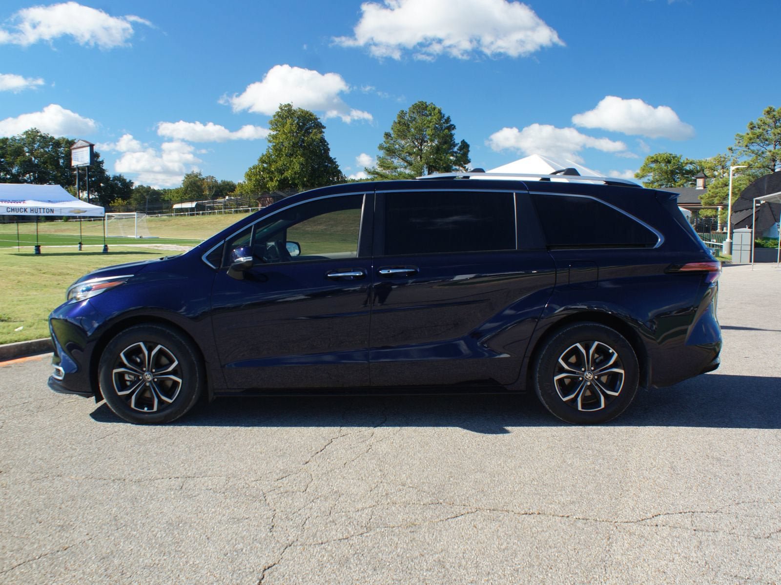 Used 2023 Toyota Sienna Platinum FWD image 14
