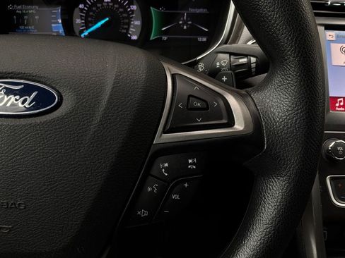 Used 2019 Ford Fusion SE FWD image 36