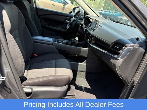 Used 2025 Nissan Rogue SV AWD/4WD image 18