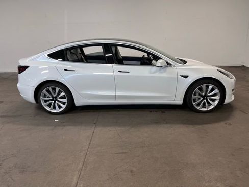 Used 2020 Tesla Model 3 Long Range image 2