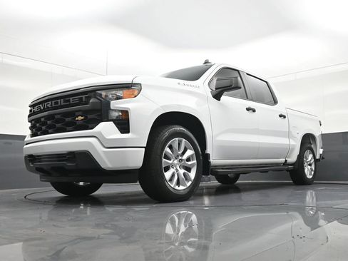 Used 2024 Chevrolet Silverado 1500 Custom RWD image 24