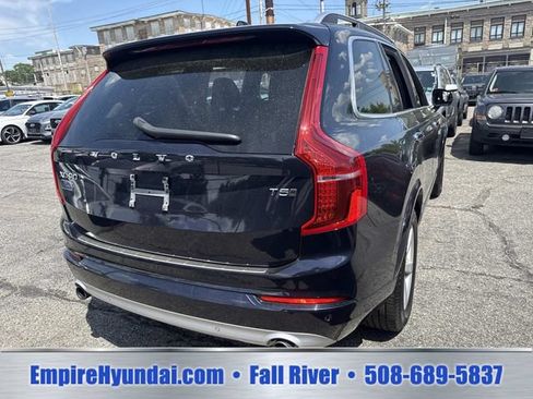 Used 2019 Volvo XC90 T5 Momentum w/ Multimedia Package AWD/4WD image 9