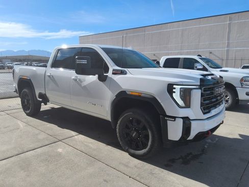 Used 2025 GMC Sierra 2500 AT4 AWD/4WD image 1