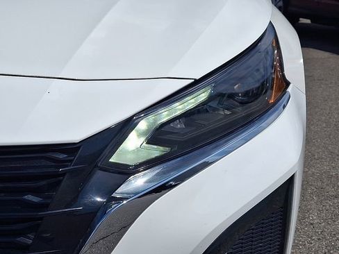 Used 2025 Nissan Altima 2.5 SV image 9
