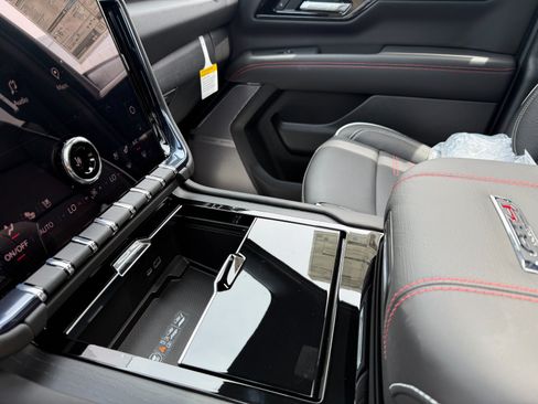 New 2026 GMC Yukon AT4 Ultimate w/ LPO, Floor Liner Package AWD/4WD image 38