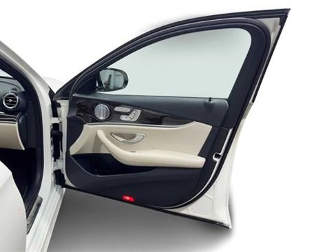 Used 2019 Mercedes-Benz E 300 w/ Premium 1 Package image 9