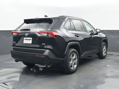 Used 2024 Toyota RAV4 XLE w/ Convenience Package FWD image 23
