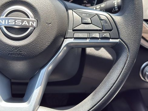 Used 2025 Nissan Altima 2.5 SV FWD image 16