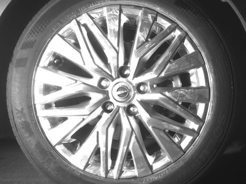 Used 2025 Nissan Altima 2.5 SV FWD image 13