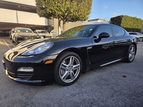 Used 2012 Porsche Panamera image 2