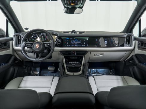 New 2026 Porsche Cayenne S image 18
