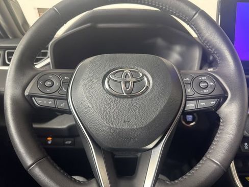 Used 2023 Toyota RAV4 XLE Premium image 19
