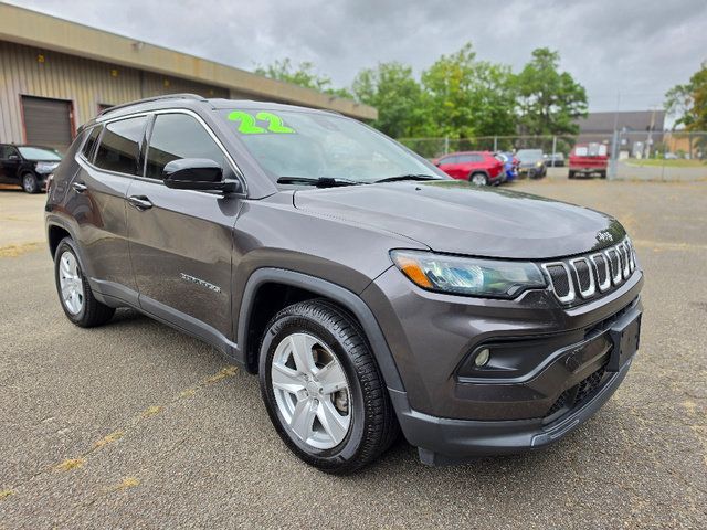 Used 2022 Jeep Compass Latitude FWD image 8