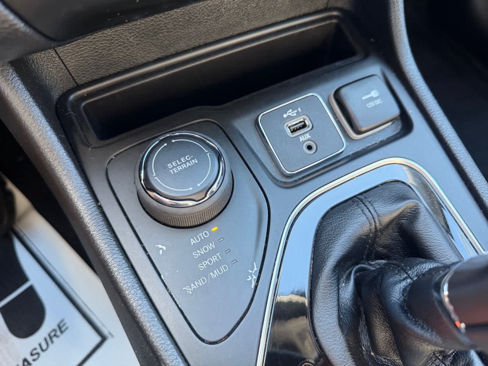 Used 2020 Jeep Cherokee Limited AWD/4WD image 34