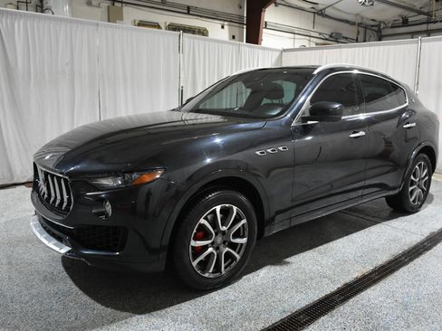 Used 2017 Maserati Levante w/ Luxury Package image 30
