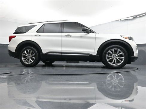 Used 2022 Ford Explorer Limited w/ Equipment Group 301A image 31