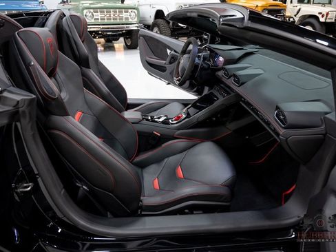 Used 2021 Lamborghini Huracan EVO image 29