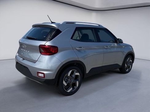 New 2026 Hyundai Venue SEL FWD image 5