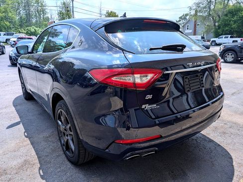 Used 2019 Maserati Levante image 11