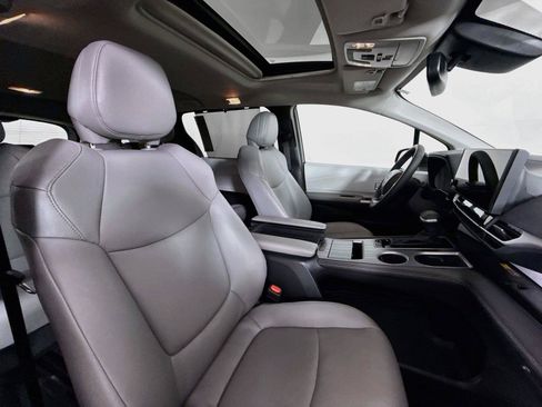 Certified 2026 Toyota Sienna XLE FWD image 42