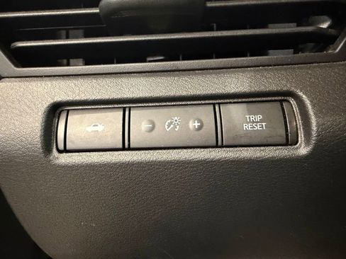 Used 2025 Nissan Altima 2.5 SV image 21