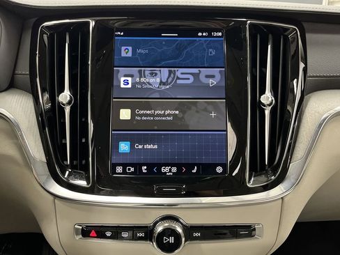 Used 2024 Volvo S60 B5 Ultimate w/ Climate Package image 9