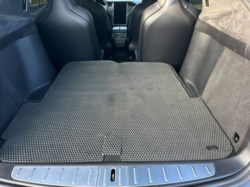 Used 2018 Tesla Model X 75D image 15