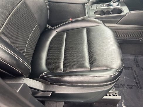 Used 2022 Ford Escape SEL image 23