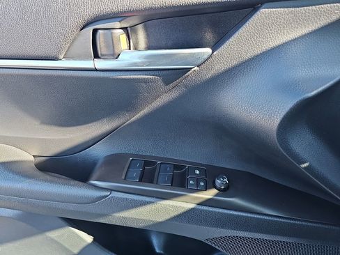 Used 2024 Toyota Camry SE image 32
