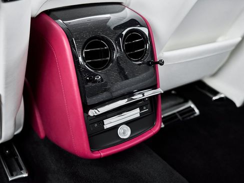 Used 2023 Rolls-Royce Phantom Sedan RWD image 69