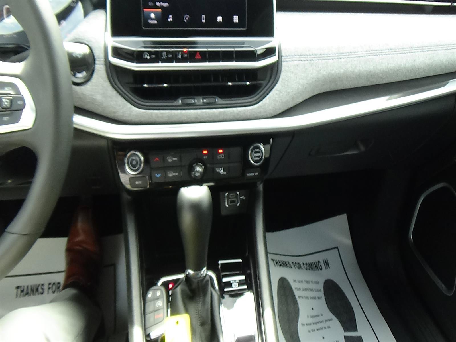 Certified 2025 Jeep Compass Latitude AWD/4WD image 25
