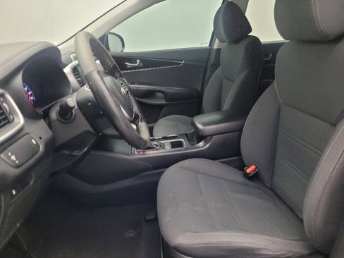 Used 2019 Kia Sorento L FWD image 17