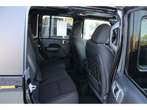 Certified 2022 Jeep Gladiator Rubicon w/ Cold Weather Group image 30