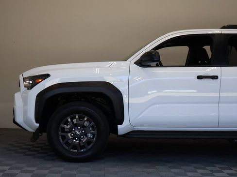 Used 2026 Toyota 4Runner SR5 AWD/4WD image 8
