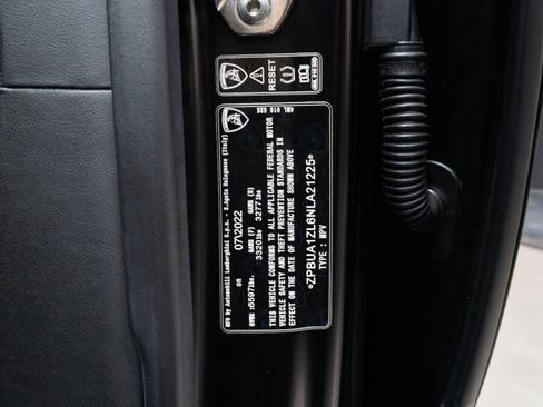 Used 2022 Lamborghini Urus image 87