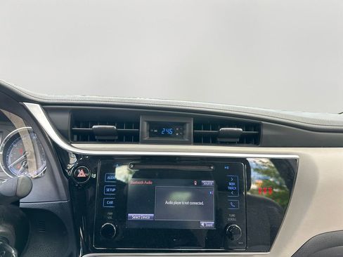 Used 2019 Toyota Corolla LE FWD image 15