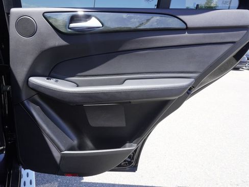 Used 2019 Mercedes-Benz GLE 400 4MATIC image 25