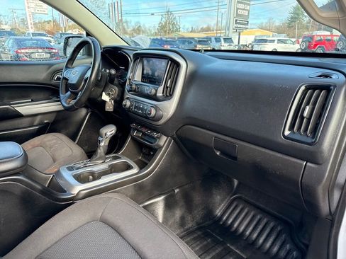 Used 2022 Chevrolet Colorado LT w/ Fleet Safety Package image 15