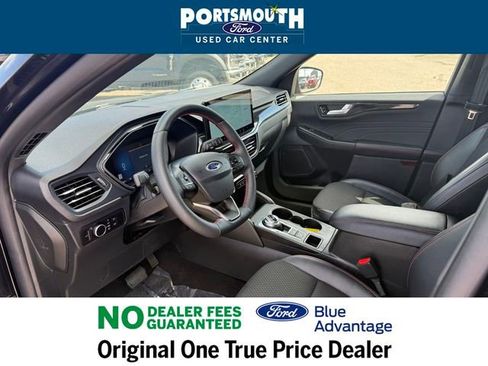 Used 2025 Ford Escape ST-Line w/ Tech Pack #1 image 4
